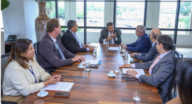 Imagem da notícia TCU e Confederação Nacional de Municípios firmam acordo de cooperação técnica